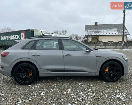 Синий Ауди E-Tron, объемом двигателя 0 л и пробегом 65 тыс. км за 31900 $, фото 2 на Automoto.ua