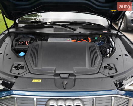 Синий Ауди E-Tron, объемом двигателя 0 л и пробегом 79 тыс. км за 34000 $, фото 121 на Automoto.ua