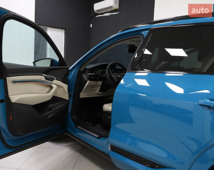 Синий Ауди E-Tron, объемом двигателя 0 л и пробегом 80 тыс. км за 28900 $, фото 66 на Automoto.ua