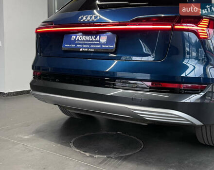 Синий Ауди E-Tron, объемом двигателя 0 л и пробегом 299 тыс. км за 23490 $, фото 24 на Automoto.ua