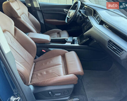 Синій Ауді E-Tron, об'ємом двигуна 0 л та пробігом 226 тис. км за 22999 $, фото 24 на Automoto.ua