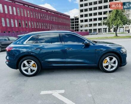 Ауді E-Tron 2019 у Тернополі на Automoto.ua Синій Ауді E-Tron, об'ємом двигуна 0 л та пробігом 200 тис. км за 21700 $, фото 12 на Automoto.ua