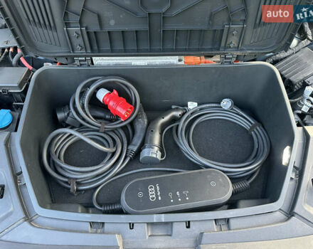 Синій Ауді E-Tron, об'ємом двигуна 0 л та пробігом 104 тис. км за 23800 $, фото 80 на Automoto.ua