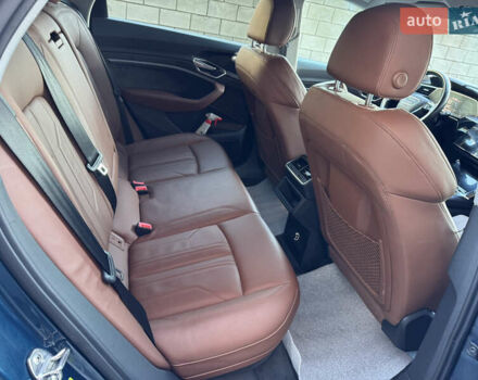 Синій Ауді E-Tron, об'ємом двигуна 0 л та пробігом 226 тис. км за 22999 $, фото 22 на Automoto.ua