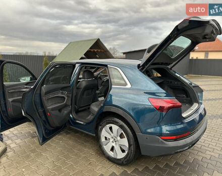 Синий Ауди E-Tron, объемом двигателя 0 л и пробегом 122 тыс. км за 28900 $, фото 13 на Automoto.ua