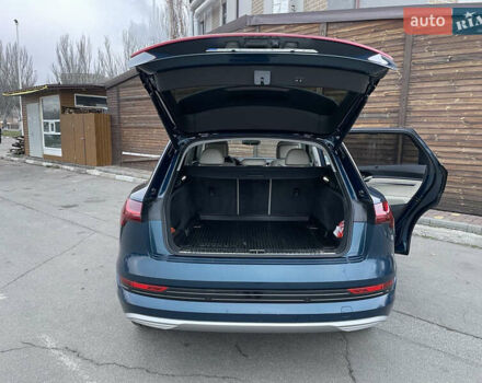 Синий Ауди E-Tron, объемом двигателя 0 л и пробегом 173 тыс. км за 30500 $, фото 5 на Automoto.ua
