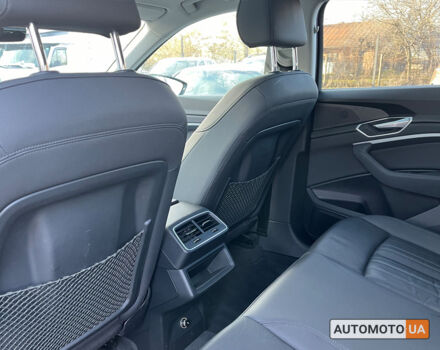 Синий Ауди E-Tron, объемом двигателя 71 л и пробегом 139 тыс. км за 27000 $, фото 11 на Automoto.ua