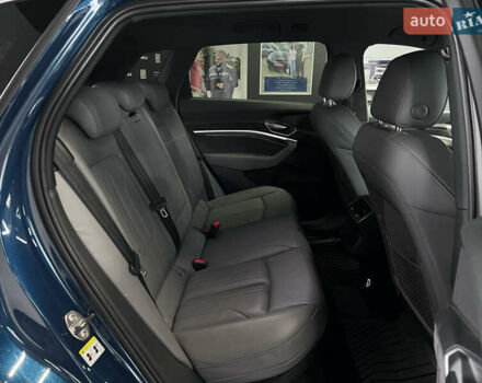 Синий Ауди E-Tron, объемом двигателя 0 л и пробегом 299 тыс. км за 23490 $, фото 71 на Automoto.ua