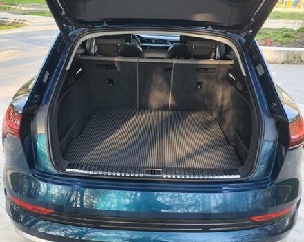 Синий Ауди E-Tron, объемом двигателя 0 л и пробегом 94 тыс. км за 28500 $, фото 64 на Automoto.ua