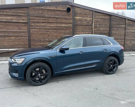 Синий Ауди E-Tron, объемом двигателя 0 л и пробегом 173 тыс. км за 30500 $, фото 2 на Automoto.ua