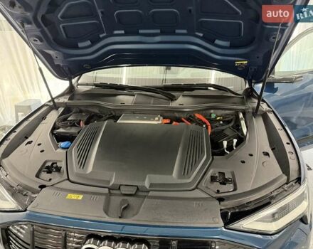Синій Ауді E-Tron, об'ємом двигуна 0 л та пробігом 56 тис. км за 34000 $, фото 3 на Automoto.ua