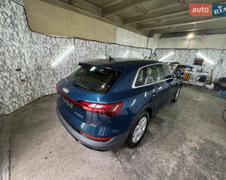 Синий Ауди E-Tron, объемом двигателя 0 л и пробегом 135 тыс. км за 26400 $, фото 6 на Automoto.ua