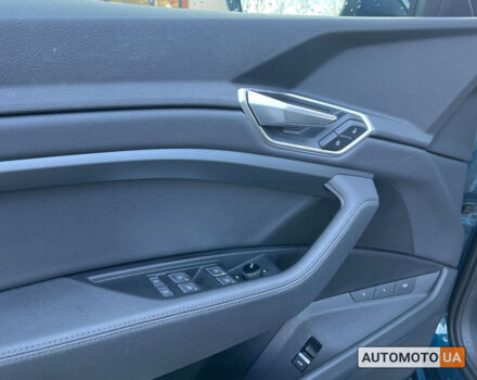 Синий Ауди E-Tron, объемом двигателя 71 л и пробегом 139 тыс. км за 27000 $, фото 7 на Automoto.ua