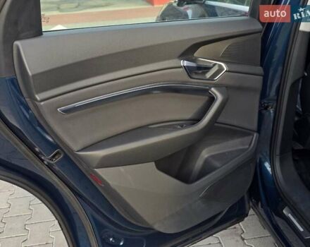 Ауди E-Tron 2019 в Тернополе на Automoto.ua Синий Ауди E-Tron, объемом двигателя 0 л и пробегом 119 тыс. км за 29499 $, фото 38 на Automoto.ua