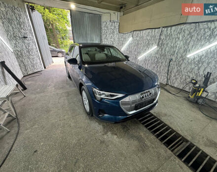 Синий Ауди E-Tron, объемом двигателя 0 л и пробегом 135 тыс. км за 26400 $, фото 2 на Automoto.ua