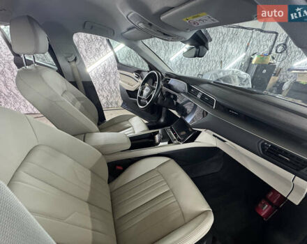 Синий Ауди E-Tron, объемом двигателя 0 л и пробегом 135 тыс. км за 26400 $, фото 10 на Automoto.ua