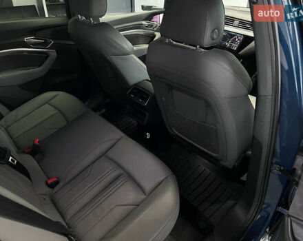 Синий Ауди E-Tron, объемом двигателя 0 л и пробегом 299 тыс. км за 23490 $, фото 72 на Automoto.ua