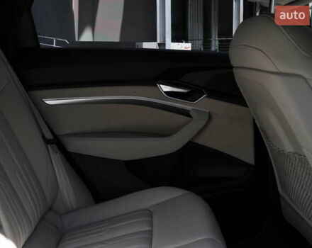 Синий Ауди E-Tron, объемом двигателя 0 л и пробегом 79 тыс. км за 34000 $, фото 62 на Automoto.ua