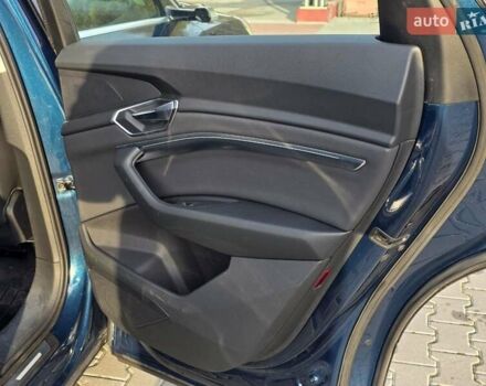 Ауди E-Tron 2019 в Тернополе на Automoto.ua Синий Ауди E-Tron, объемом двигателя 0 л и пробегом 119 тыс. км за 29499 $, фото 40 на Automoto.ua