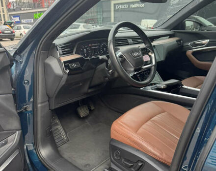 Синий Ауди E-Tron, объемом двигателя 0 л и пробегом 85 тыс. км за 31690 $, фото 7 на Automoto.ua