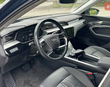 Синий Ауди E-Tron, объемом двигателя 0 л и пробегом 93 тыс. км за 30500 $, фото 4 на Automoto.ua