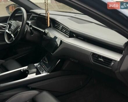 Синий Ауди E-Tron, объемом двигателя 0 л и пробегом 170 тыс. км за 28500 $, фото 18 на Automoto.ua
