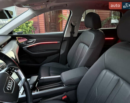 Ауди E-Tron 2019 в Хмельницком на Automoto.ua Синий Ауди E-Tron, объемом двигателя 0 л и пробегом 77 тыс. км за 32527 $, фото 102 на Automoto.ua