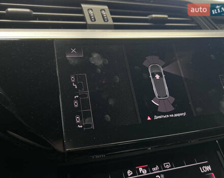 Синий Ауди E-Tron, объемом двигателя 0 л и пробегом 299 тыс. км за 23490 $, фото 56 на Automoto.ua