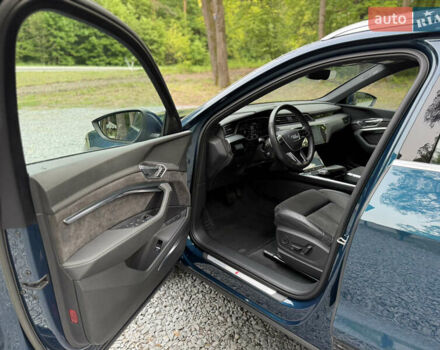 Синій Ауді E-Tron, об'ємом двигуна 0 л та пробігом 165 тис. км за 24900 $, фото 26 на Automoto.ua