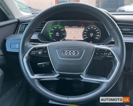 Синий Ауди E-Tron, объемом двигателя 71 л и пробегом 139 тыс. км за 27000 $, фото 14 на Automoto.ua