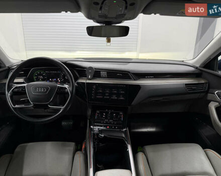 Синій Ауді E-Tron, об'ємом двигуна 0 л та пробігом 113 тис. км за 33000 $, фото 7 на Automoto.ua