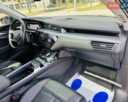 Ауді E-Tron 2019 у Тернополі на Automoto.ua Синій Ауді E-Tron, об'ємом двигуна 0 л та пробігом 200 тис. км за 21700 $, фото 31 на Automoto.ua