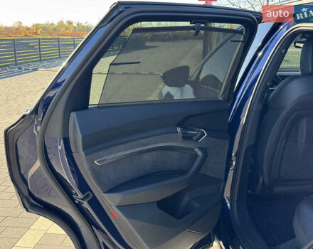 Синий Ауди E-Tron, объемом двигателя 0 л и пробегом 133 тыс. км за 23900 $, фото 38 на Automoto.ua