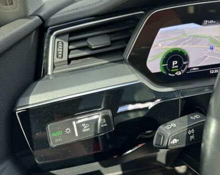 Ауді E-Tron 2019 у Тернополі на Automoto.ua Синій Ауді E-Tron, об'ємом двигуна 0 л та пробігом 200 тис. км за 21700 $, фото 27 на Automoto.ua