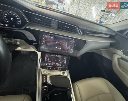 Синий Ауди E-Tron, объемом двигателя 0 л и пробегом 135 тыс. км за 26400 $, фото 3 на Automoto.ua