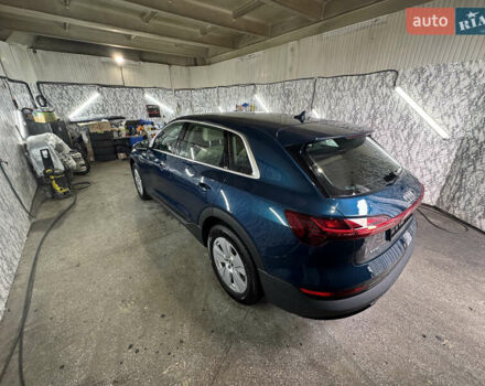 Синий Ауди E-Tron, объемом двигателя 0 л и пробегом 135 тыс. км за 26400 $, фото 4 на Automoto.ua