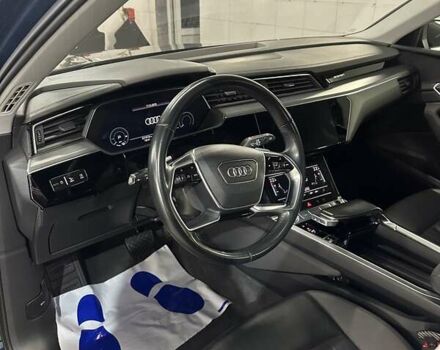 Ауді E-Tron 2019 у Тернополі на Automoto.ua Синій Ауді E-Tron, об'ємом двигуна 0 л та пробігом 200 тис. км за 21700 $, фото 40 на Automoto.ua