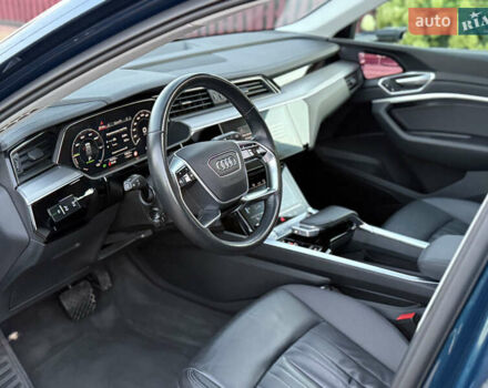 Ауди E-Tron 2019 в Хмельницком на Automoto.ua Синий Ауди E-Tron, объемом двигателя 0 л и пробегом 77 тыс. км за 32527 $, фото 58 на Automoto.ua