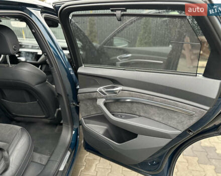 Синий Ауди E-Tron, объемом двигателя 0 л и пробегом 122 тыс. км за 28900 $, фото 16 на Automoto.ua