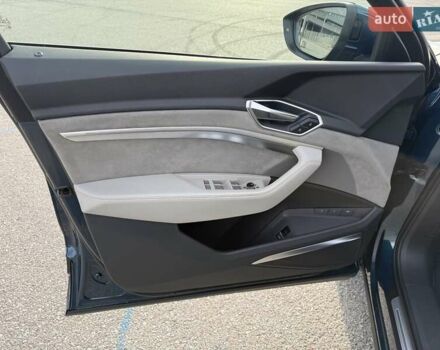 Синий Ауди E-Tron, объемом двигателя 0 л и пробегом 98 тыс. км за 30500 $, фото 26 на Automoto.ua