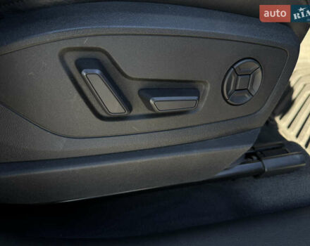 Синий Ауди E-Tron, объемом двигателя 0 л и пробегом 133 тыс. км за 23900 $, фото 44 на Automoto.ua