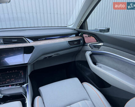Синий Ауди E-Tron, объемом двигателя 0 л и пробегом 85 тыс. км за 36500 $, фото 26 на Automoto.ua