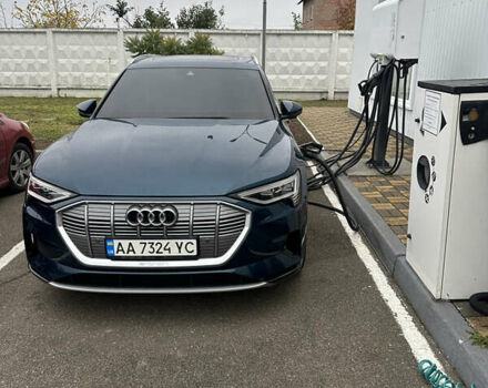 Ауді E-Tron 2019 у Харкові на Automoto.ua Синій Ауді E-Tron, об'ємом двигуна 0 л та пробігом 84 тис. км за 30500 $, фото 2 на Automoto.ua
