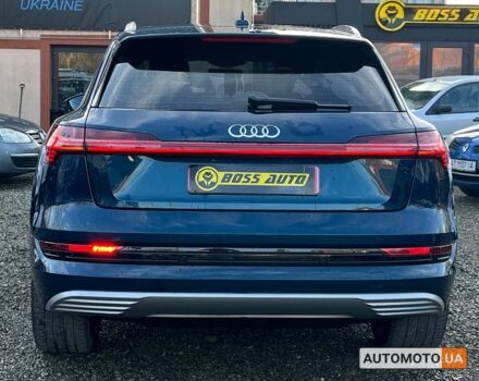 Синий Ауди E-Tron, объемом двигателя 71 л и пробегом 139 тыс. км за 27000 $, фото 4 на Automoto.ua
