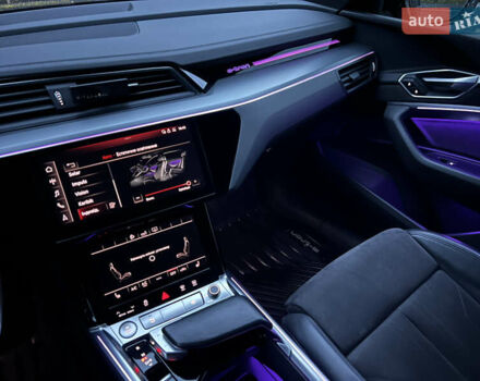 Синій Ауді E-Tron, об'ємом двигуна 0 л та пробігом 135 тис. км за 25800 $, фото 62 на Automoto.ua
