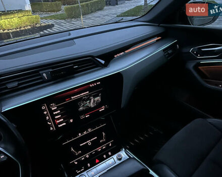 Синій Ауді E-Tron, об'ємом двигуна 0 л та пробігом 135 тис. км за 25800 $, фото 10 на Automoto.ua