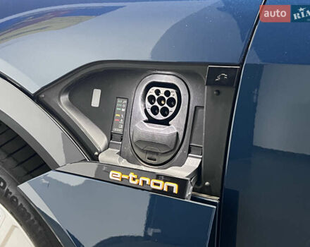 Синий Ауди E-Tron, объемом двигателя 0 л и пробегом 299 тыс. км за 23490 $, фото 28 на Automoto.ua