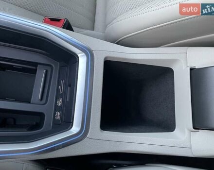 Синій Ауді E-Tron, об'ємом двигуна 0 л та пробігом 30 тис. км за 29900 $, фото 38 на Automoto.ua