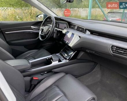 Синий Ауди E-Tron, объемом двигателя 0 л и пробегом 53 тыс. км за 35900 $, фото 150 на Automoto.ua