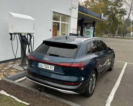 Ауді E-Tron 2019 у Харкові на Automoto.ua Синій Ауді E-Tron, об'ємом двигуна 0 л та пробігом 84 тис. км за 30500 $, фото 1 на Automoto.ua